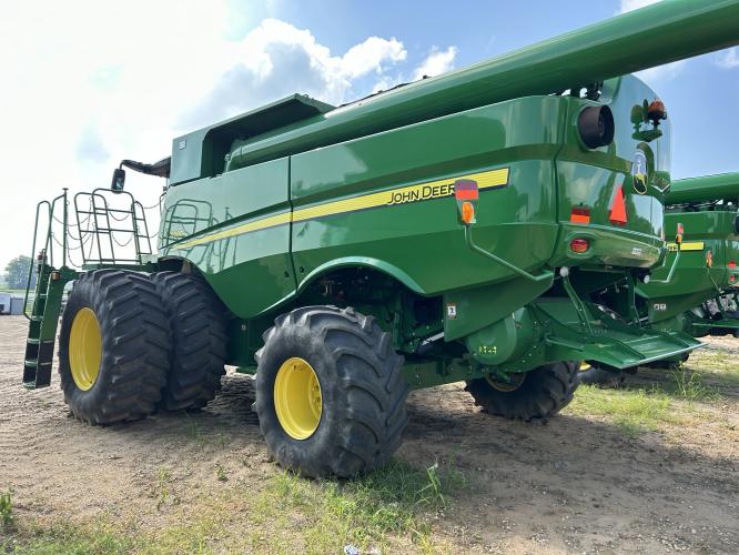John Deere S680