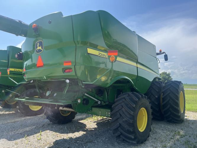John Deere S680