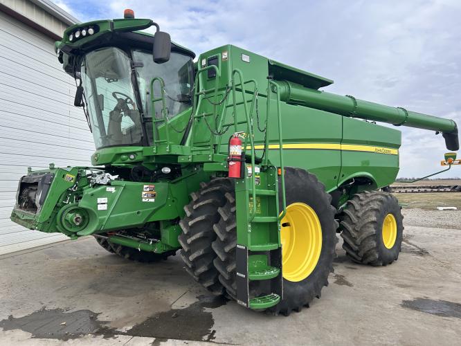 John Deere S780