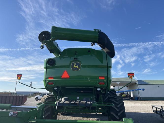 John Deere S780