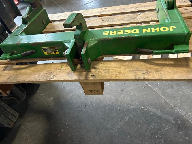 John Deere TY16042 cat 2 quick hitch
