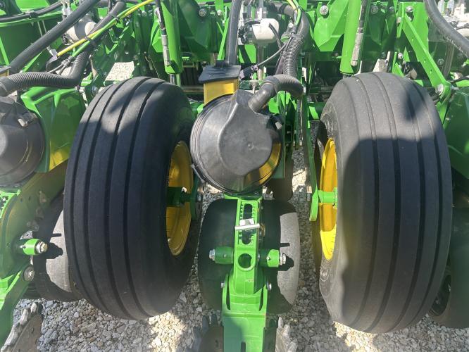 John Deere 1775NT