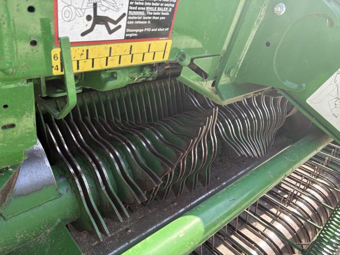 John Deere 560M