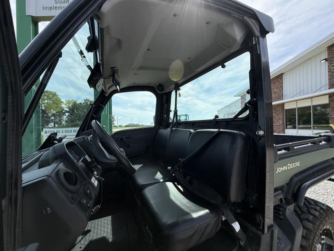 John Deere XUV835M HVAC Cab