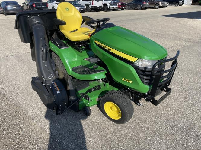 John Deere X590
