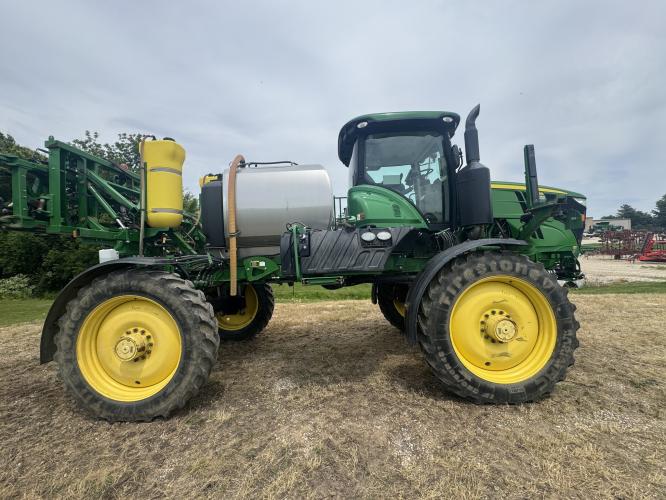 John Deere R4038