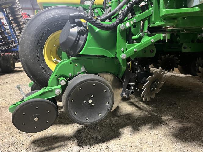John Deere 1775NT