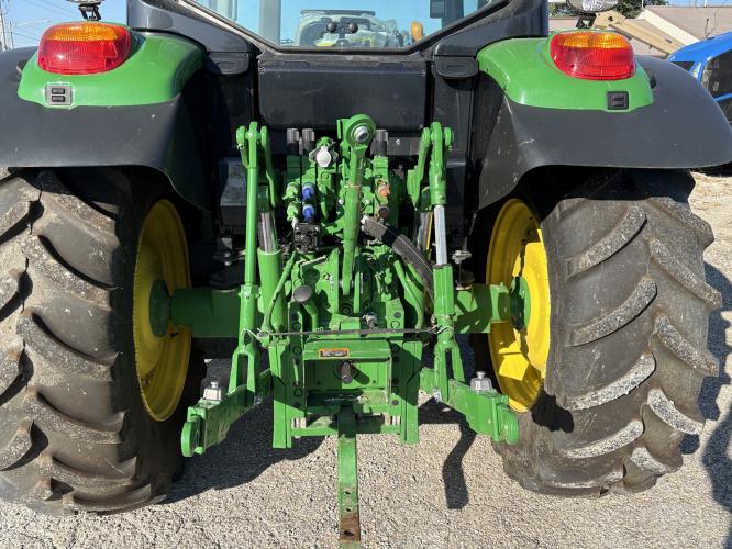 John Deere 6120M