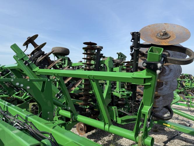 John Deere 2730
