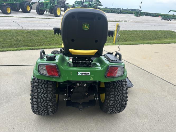 John Deere X758