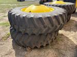 John Deere 520/85R42