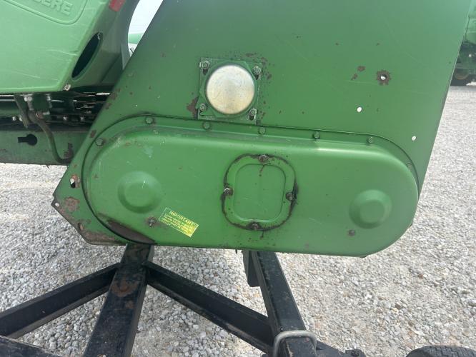 John Deere 643