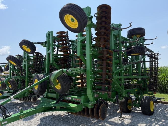 John Deere 2330