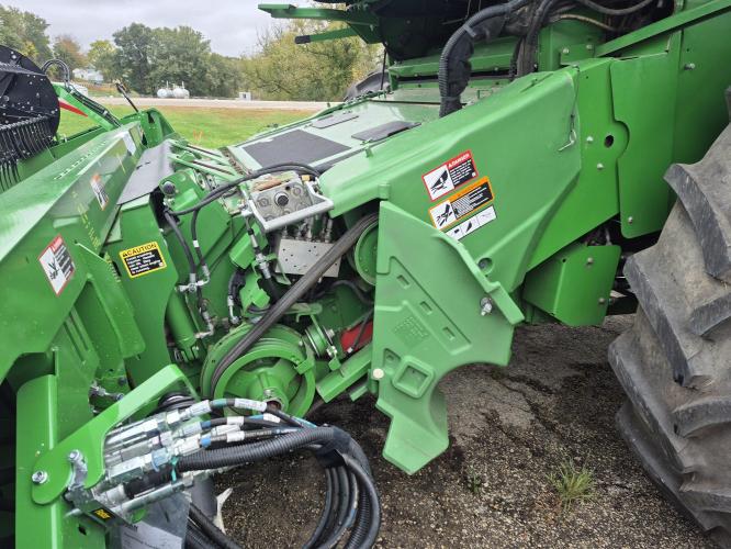 John Deere S780
