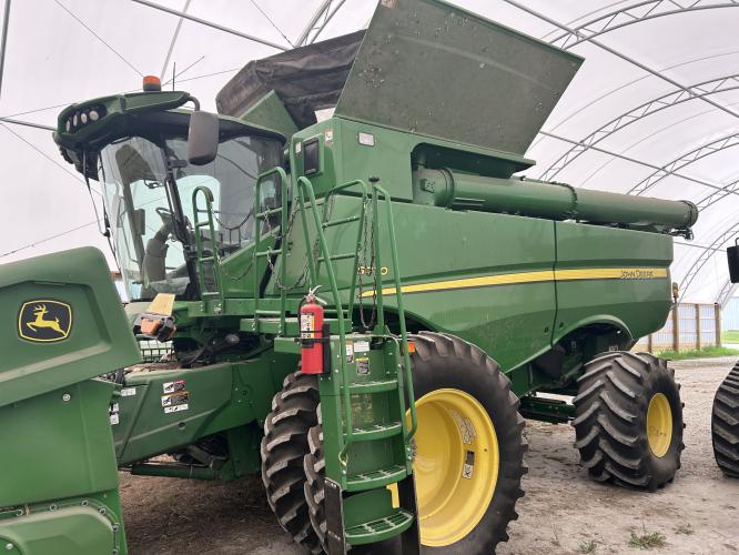 John Deere S770