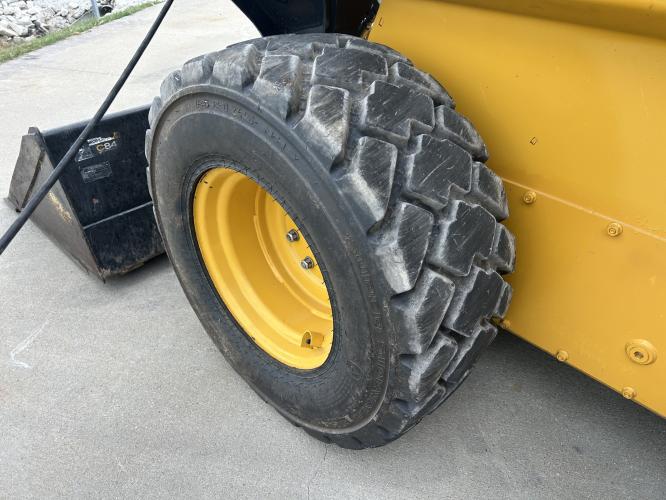 John Deere 330G