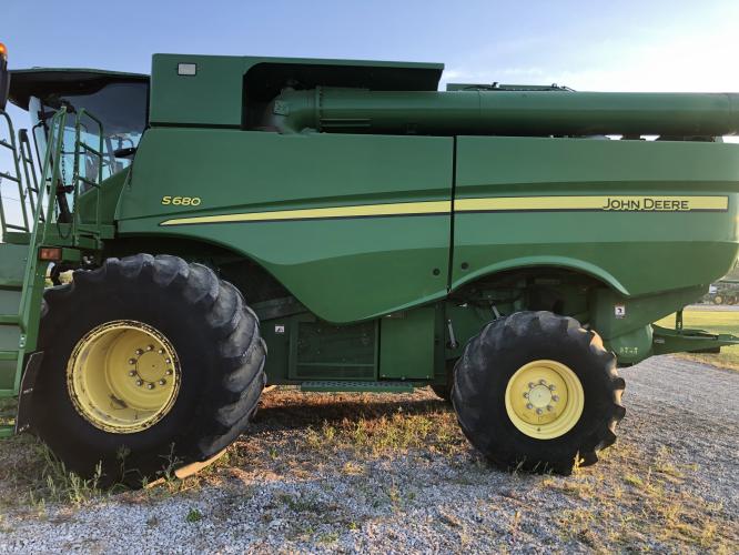 John Deere S680