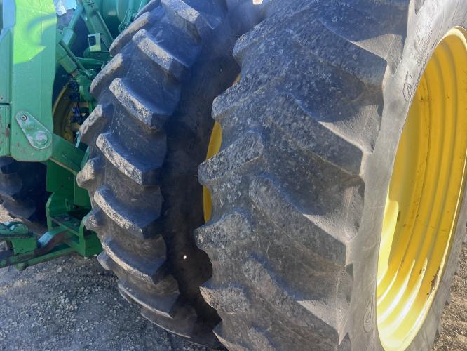 John Deere 8530