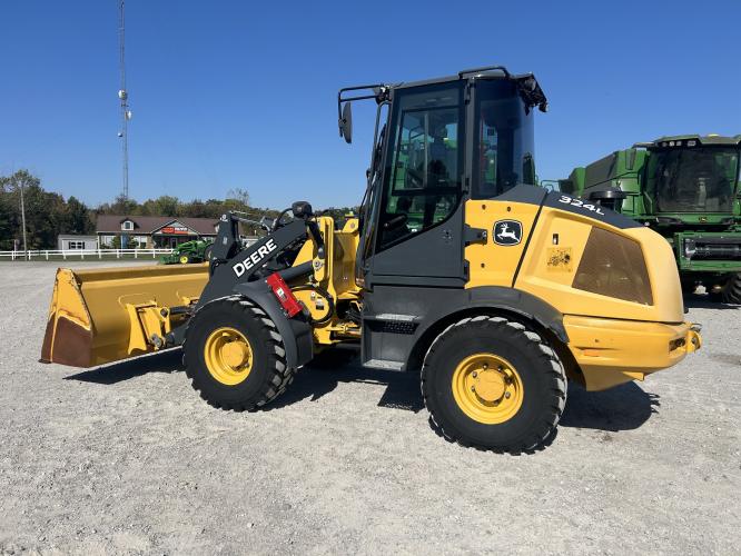 John Deere 324L