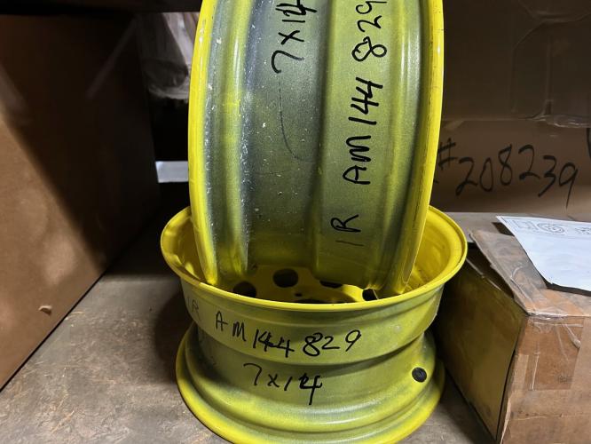John Deere NEW AM144829 WHEEL 7X14 YELLOW STEEL