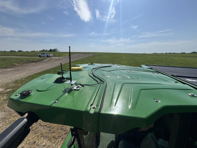 John Deere S7 700