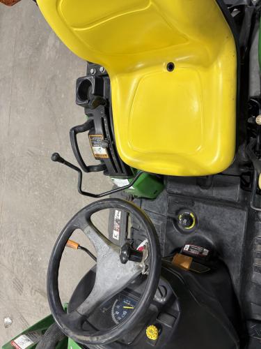 John Deere 2320