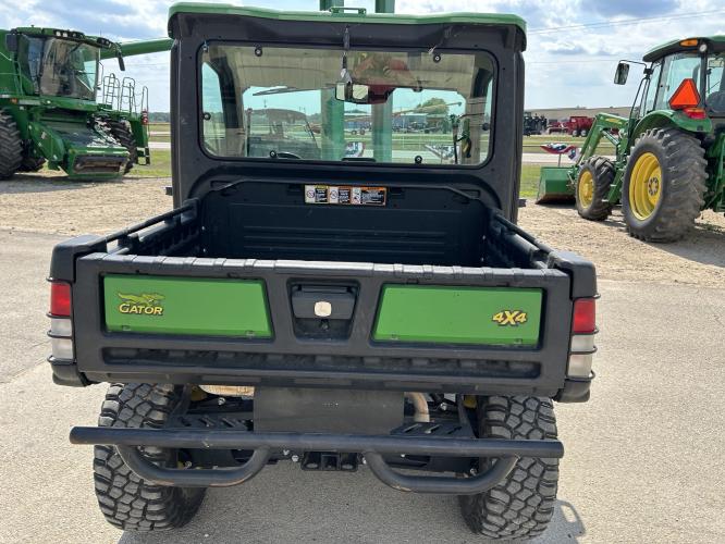 John Deere 835R