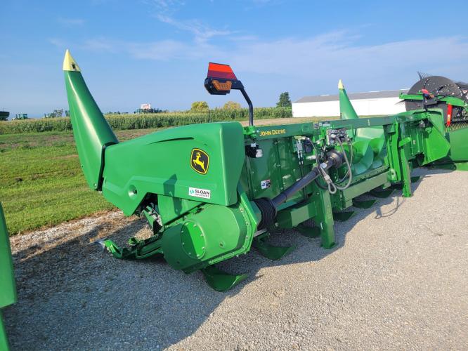 John Deere C8R