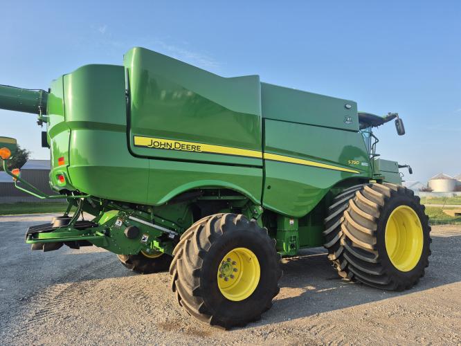 John Deere S790