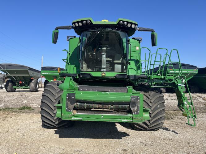 John Deere X9 1000