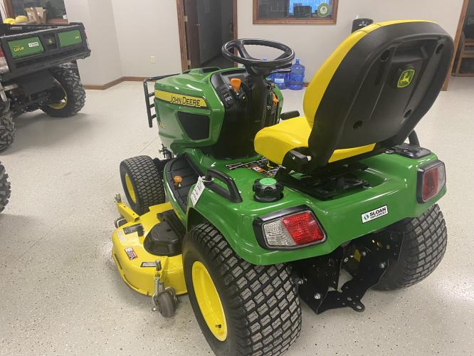 John Deere X750