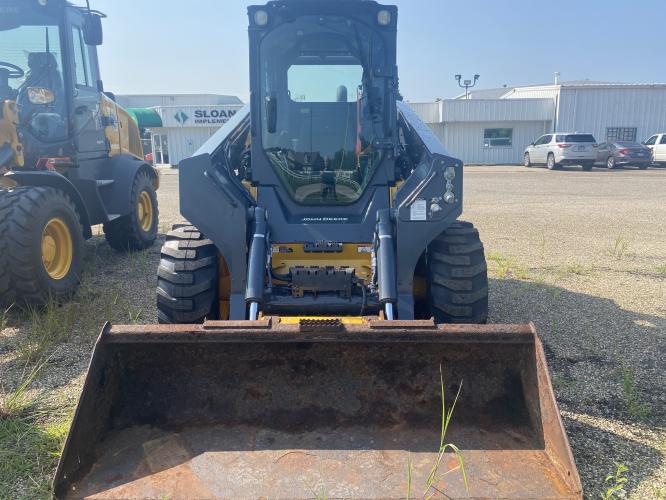 John Deere 332G