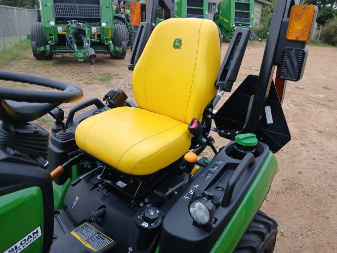 John Deere 1025R