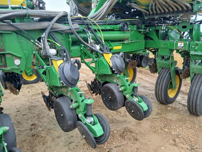 John Deere 1775NT