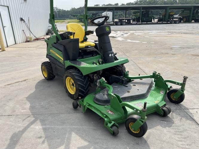 John Deere F1570