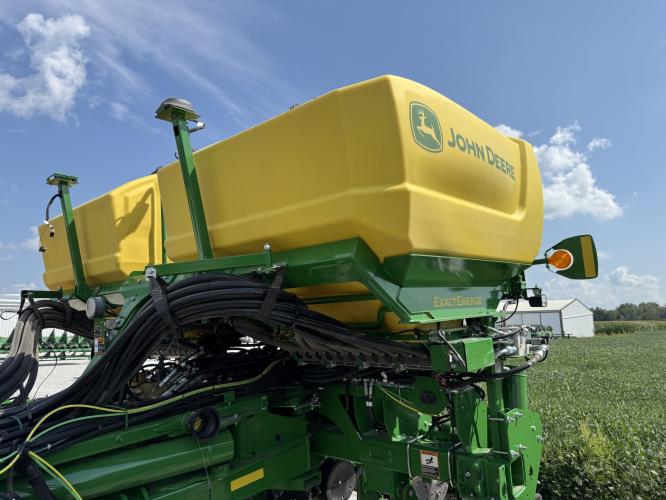 John Deere 1775NT