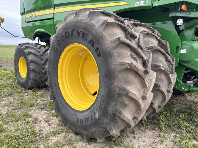 John Deere S780