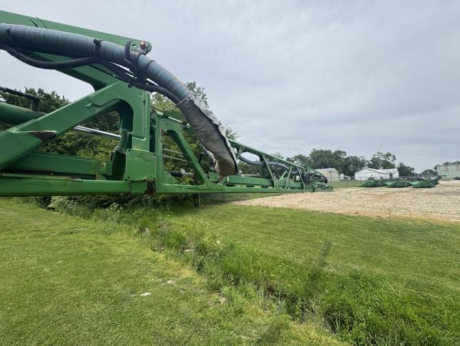 John Deere R4038