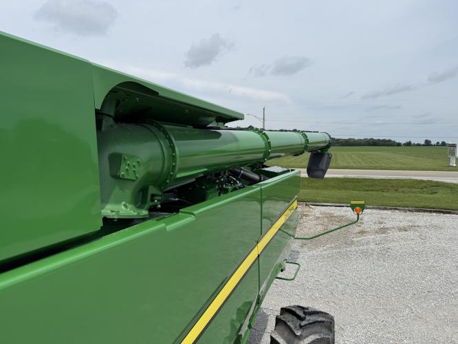 John Deere S790