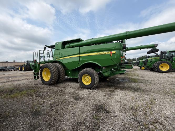John Deere S770