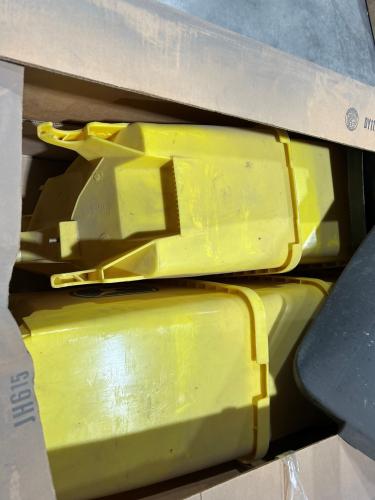 John Deere NEW BA28956 1.6 BU VAC HOPPER W/ LID