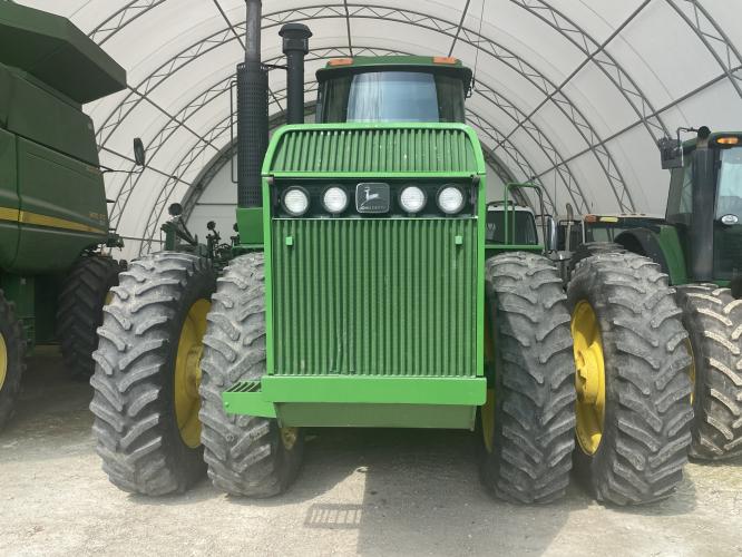 John Deere 8760