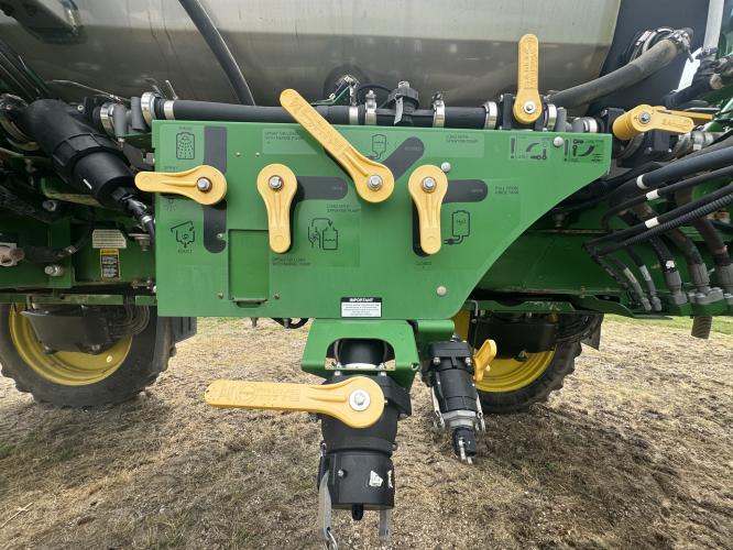 John Deere R4038