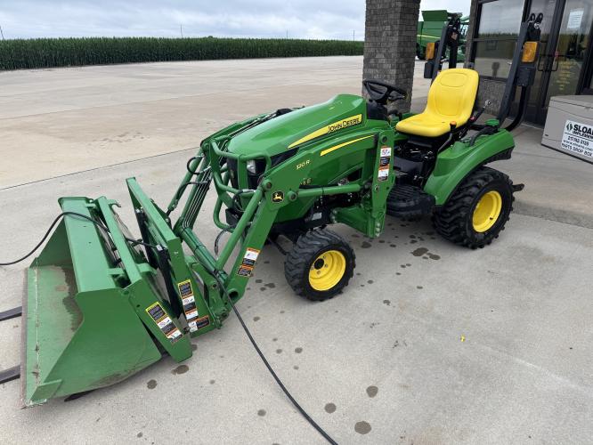 John Deere 1023E