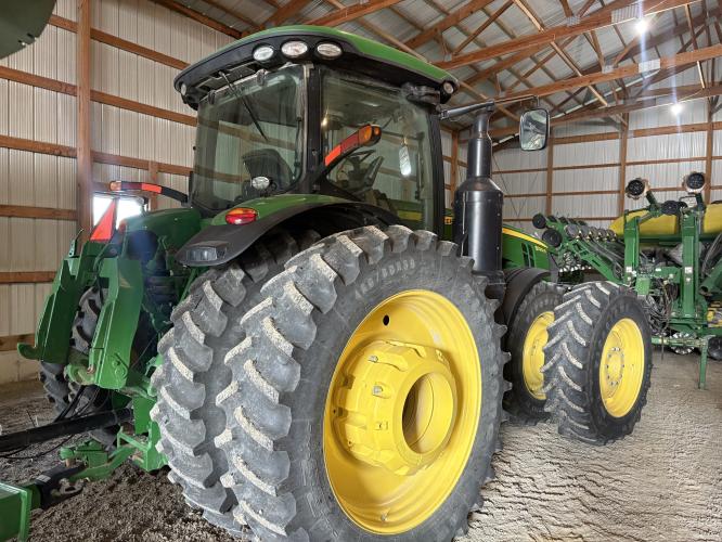 John Deere 8320R
