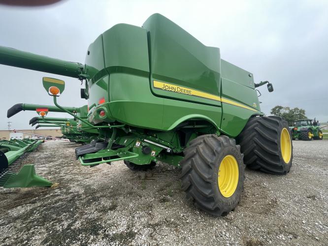 John Deere S780