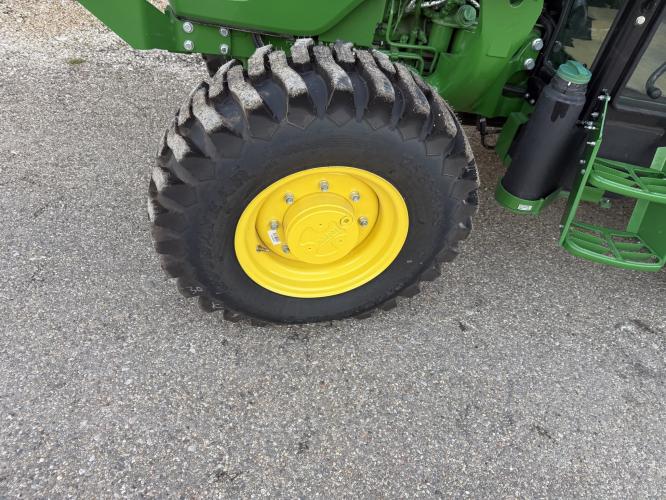 John Deere 5060E