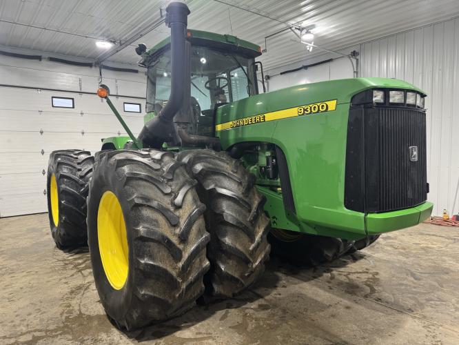 John Deere 9300