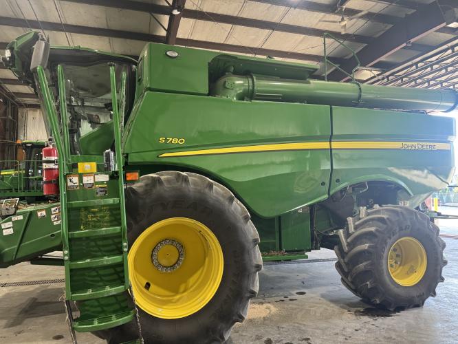 John Deere S780