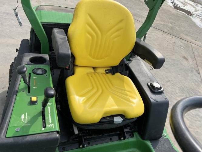 John Deere F1570